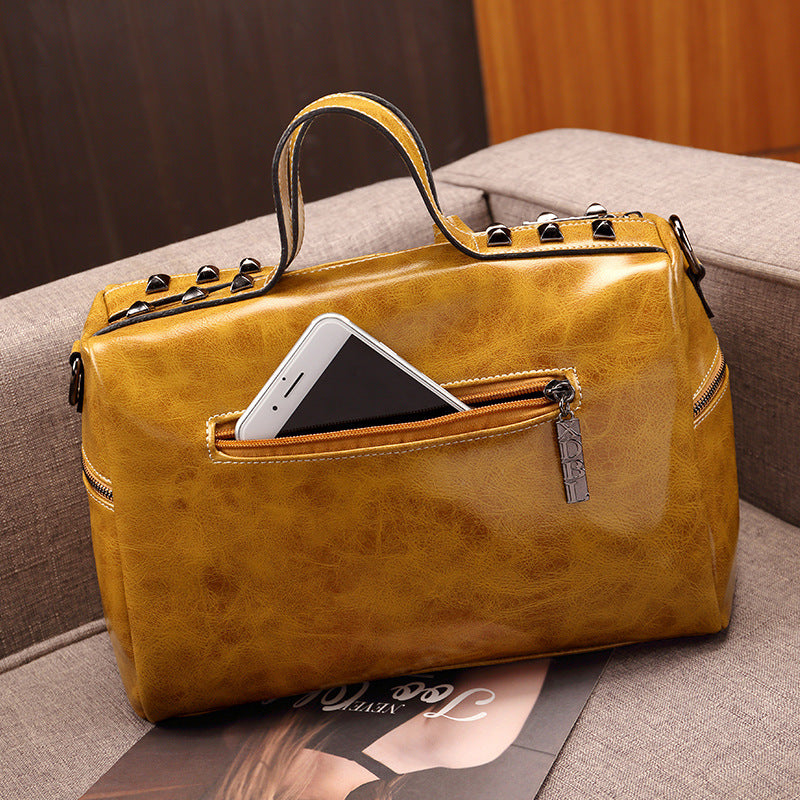 LÉA | Sac Rétro Chic – Look Raffiné
